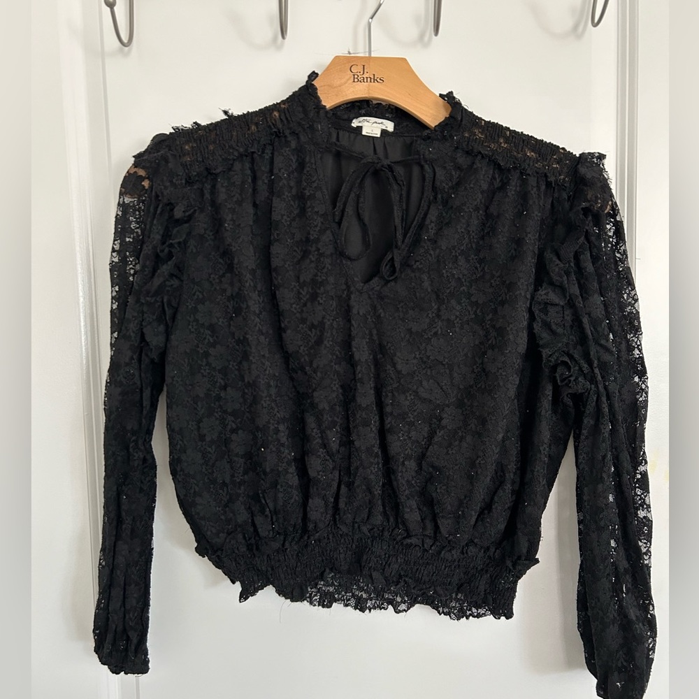 Black Lace Top Ultra Pink Large Worn Once Tie in Front Lace Sheer Sleeves